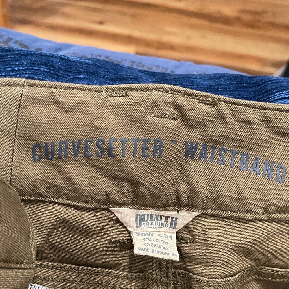 Women's Duluth Trading Co. Brown Curvesetter Waistband Cargo Pants - Picture 6 of 9